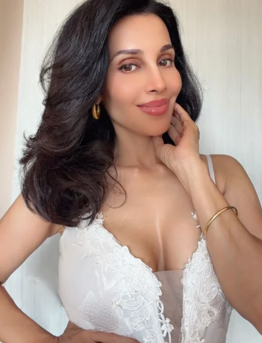 Flora Saini